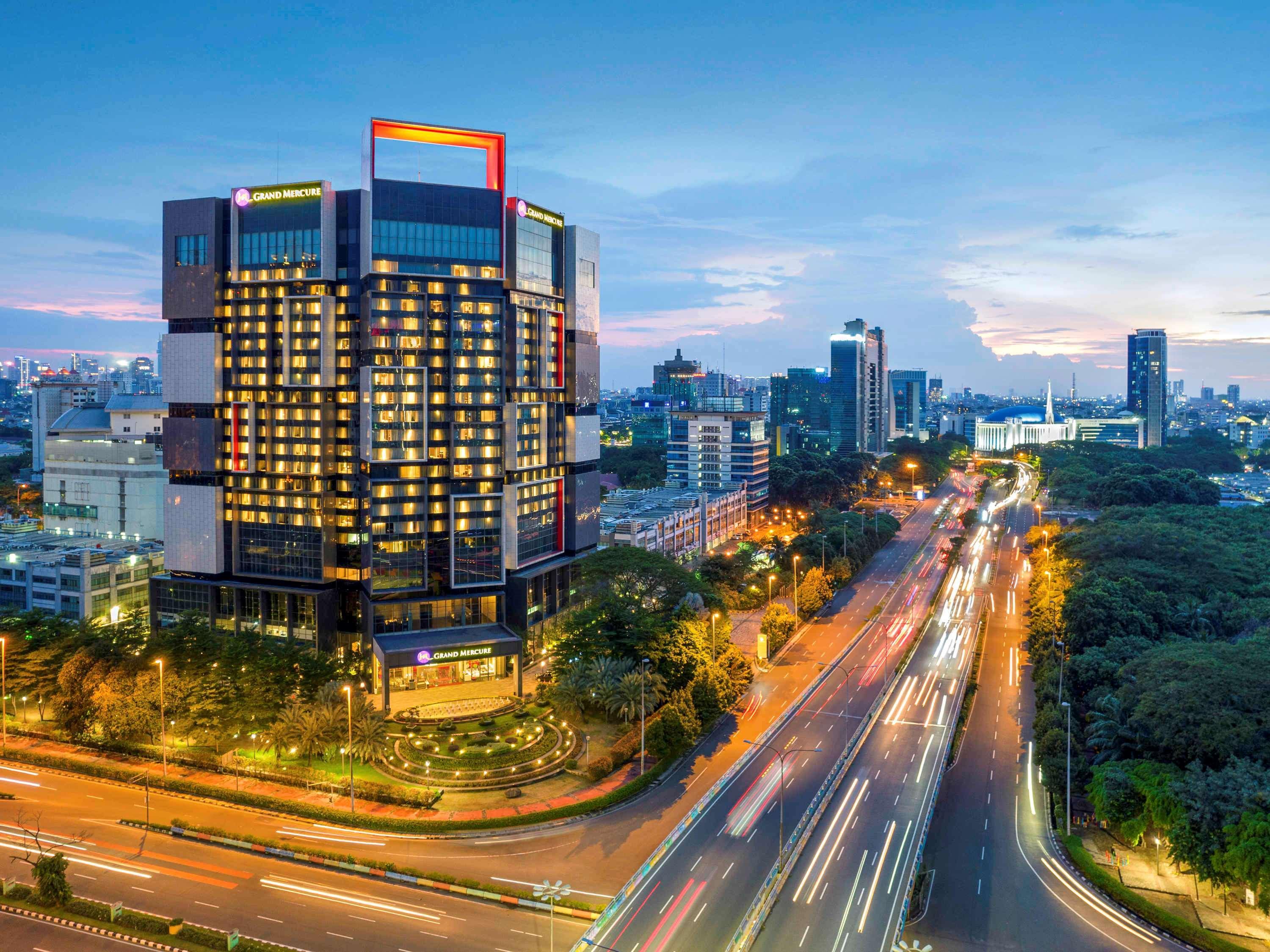 Grand Mercure Jakarta Kemayoran Hotel Exterior photo