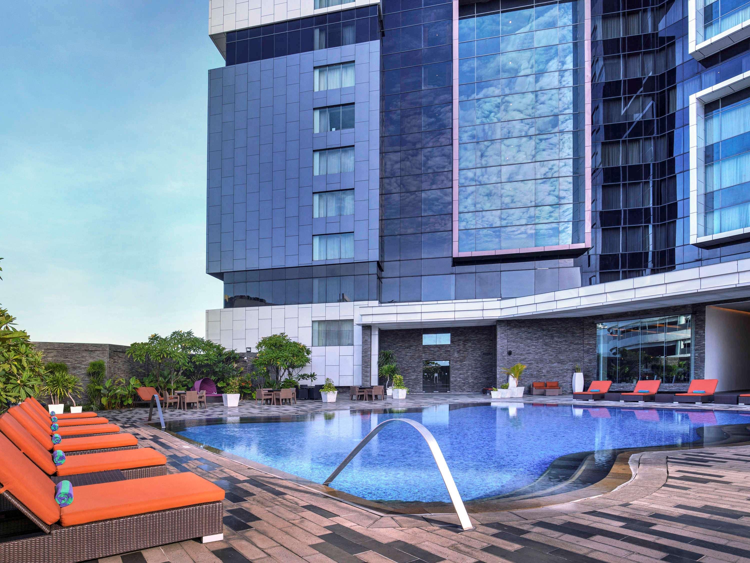 Grand Mercure Jakarta Kemayoran Hotel Exterior photo